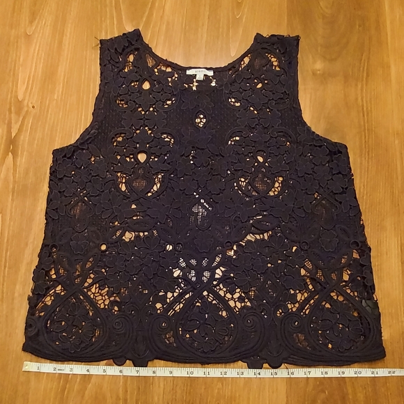 Beautiful Lace Tank Top - Picture 8 of 11